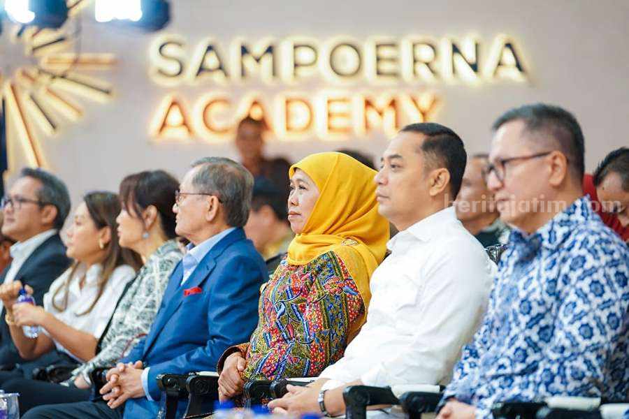 Khofifah Indar Parawansa meresmikan Sampoerna Academy Surabaya, Kamis (24/8/2023).