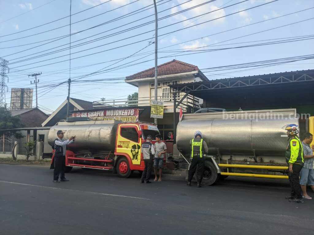 Razia Truk Tangki