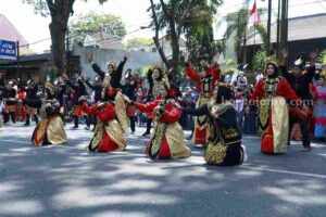 Karnaval Kota Malang Bawa Misi Perdamaian Lewat Kreativitas Karnaval Kota Malang.