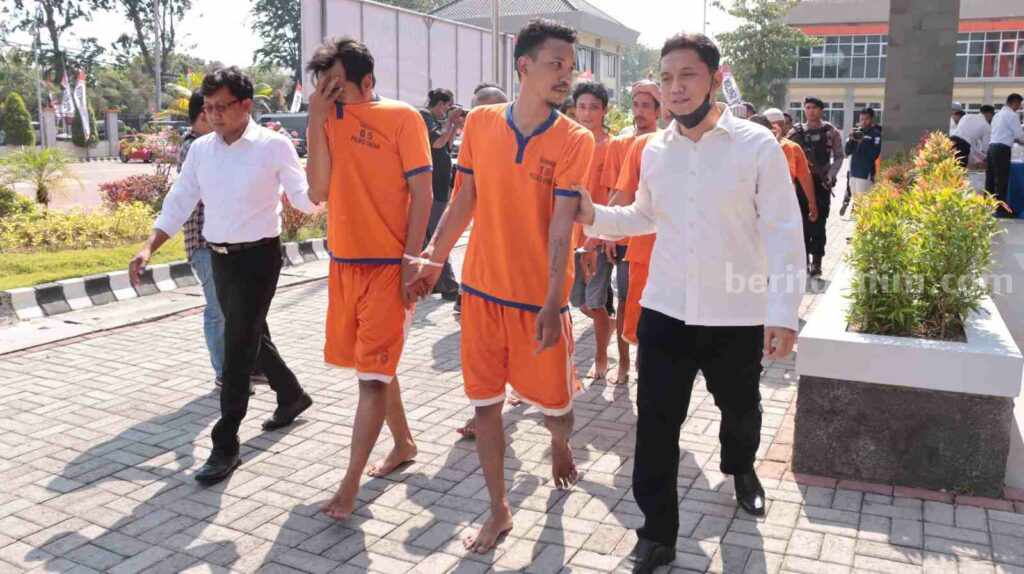 Para tersangka kasus narkoba di Polres Gresik