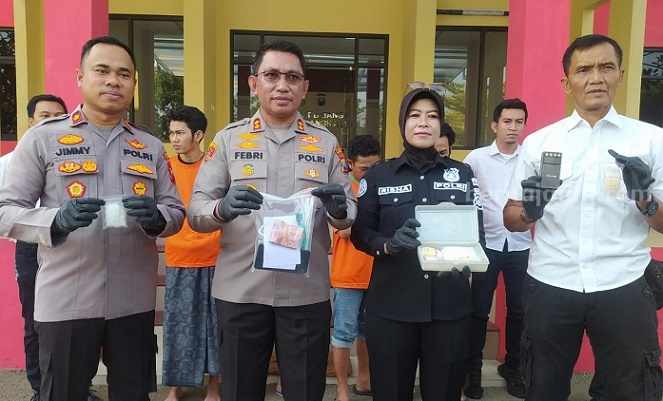 Polres Bangkalan menunjukkan barang bukti narkoba