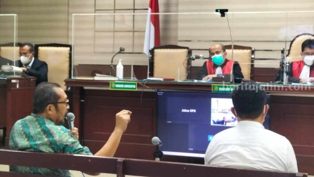 Sahat Tua P Simandjuntak Menangis Memohon Pengampunan untuk Rusdi
