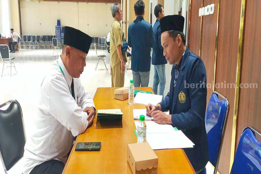 Sejumlah Bakal Calon Kepala Desa saat mengikuti ujian.