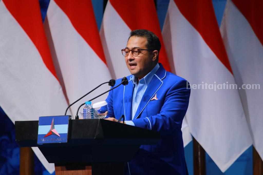 Teuku Riefky Harsya,