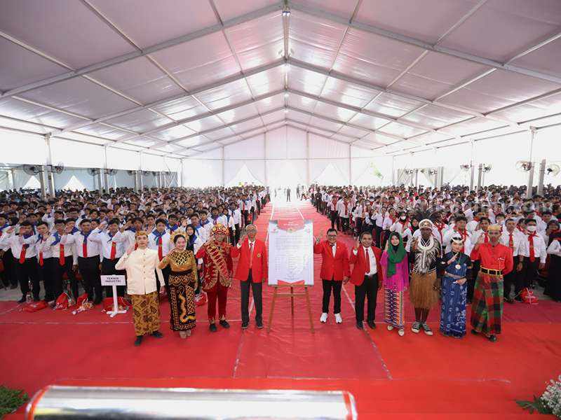 Mahasiswa Baru Untag Surabaya mengikuti PKKMB 2023