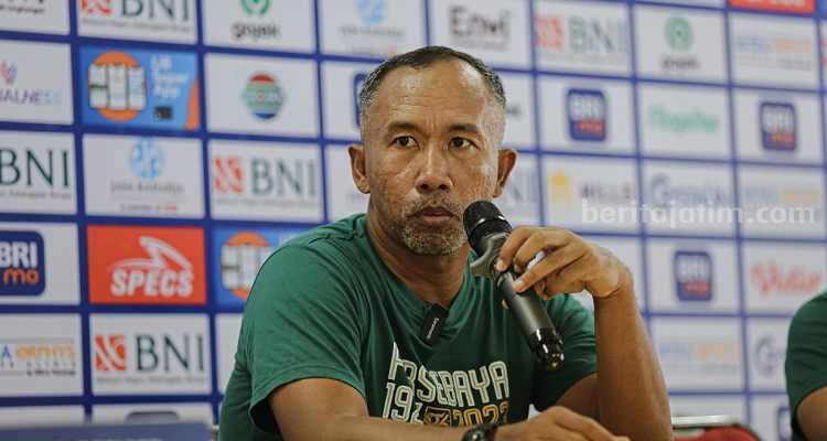 Uston Nawawi, karateker Persebaya. (Way)