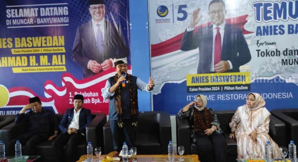 Anies Baswedan saat berkunjung ke Banyuwangi.