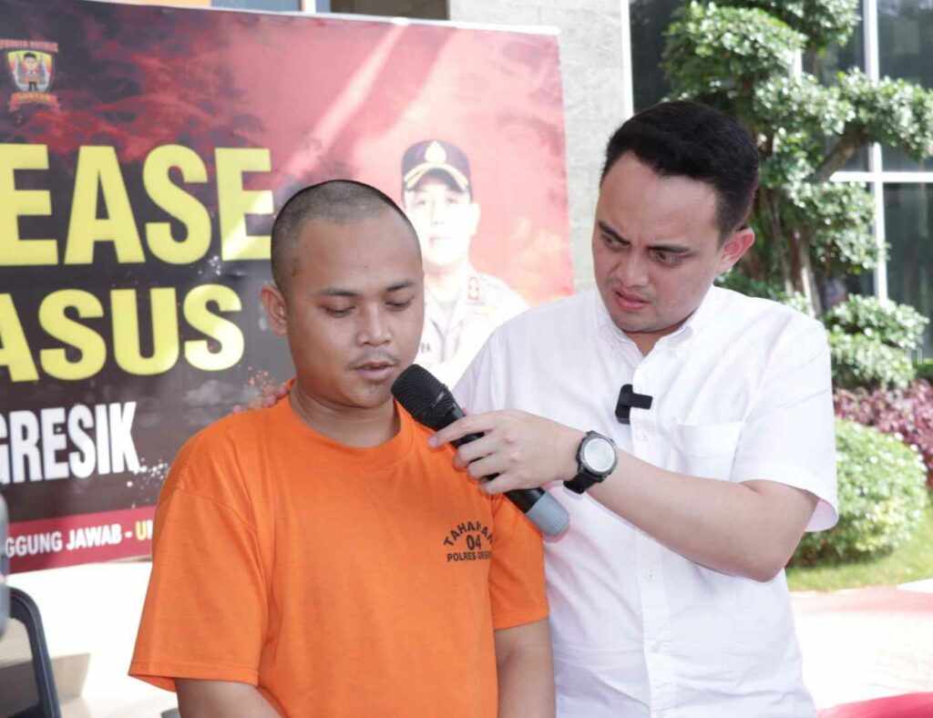 Foto pelaku Anaf saat diamankan di Polres Gresik