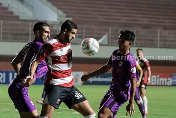 Madura United vs Rans Nusantara.