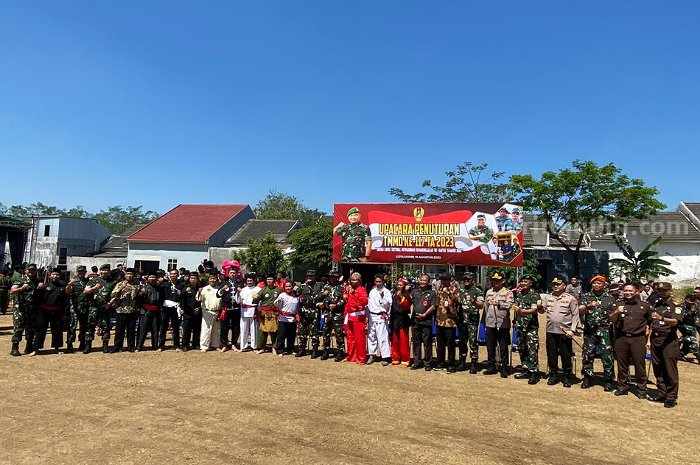 Petunjukan Barongsai dan Seni Bela Diri Tutup TMMD Kediri