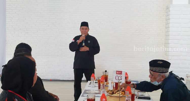 IPSI Surabaya Ingin Pertahankan Juara Umum Porprov Ketua IPSI Kota Surabaya Bambang Haryo memberikan motivasi kepada para atletnya sebelum berangkat ke Jombang. (Way)