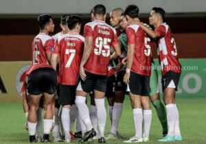 Skuad Madura United saat bertanding melawan Rans Nusantara pada pekan ke-7 Liga 1, di Stadion Maguwoharjo Sleman, Rabu (9/8/2023). [Gambar: Madura United]