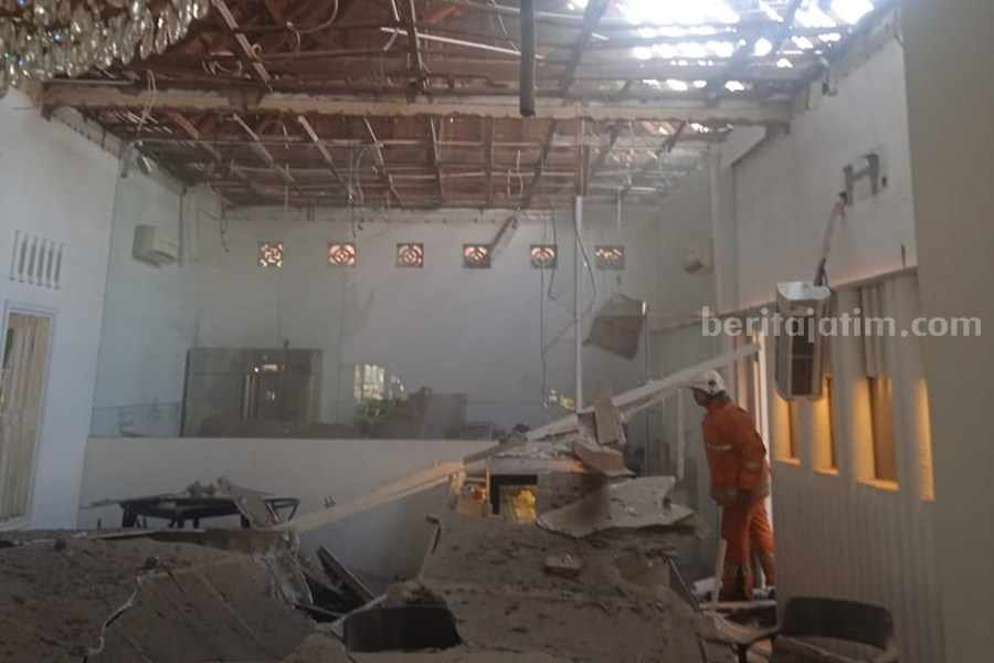 Kafe di Imam Bonjol Surabaya Meledak, 3 Karyawan Luka Ruangan cafe di Jalan Imam Bonjol Kota Surabaya yang meledak, Kamis (17/08/2023). (Foto/ist).