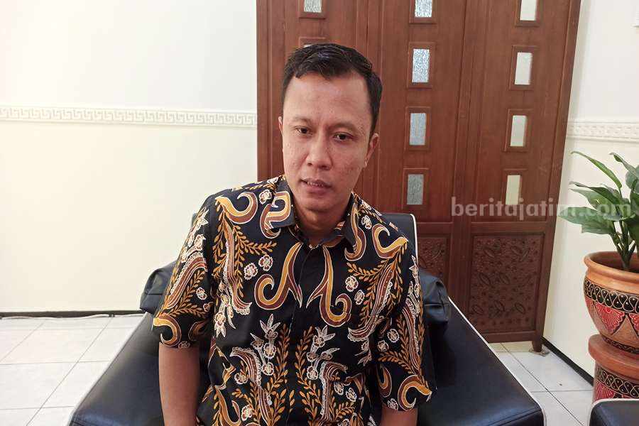Harga Tinggi, Bulog Ponorogo Klaim Stok Beras Aman Pimpinan Cabang (Pinca) Bulog Ponorogo Aan Sugiarto. (Foto/Dok.Beritajatim.com)