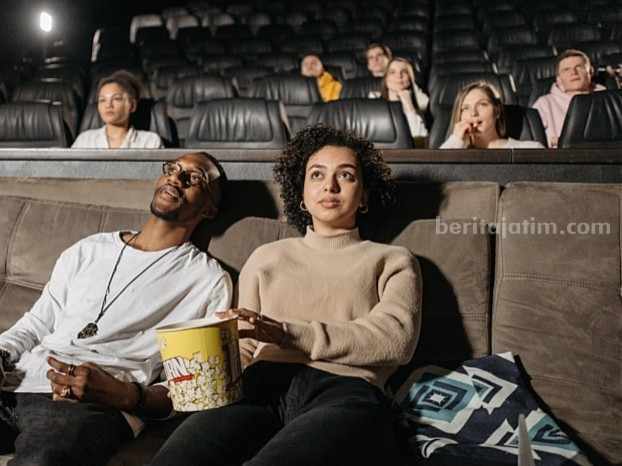 Ilustrasi nonton bioskop. (Sumber foto: Pavel Danilyuk/Pexels)