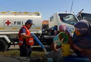 PMI Pamekasan Sasar 4 Kecamatan Distribusikan Air Bersih Gratis