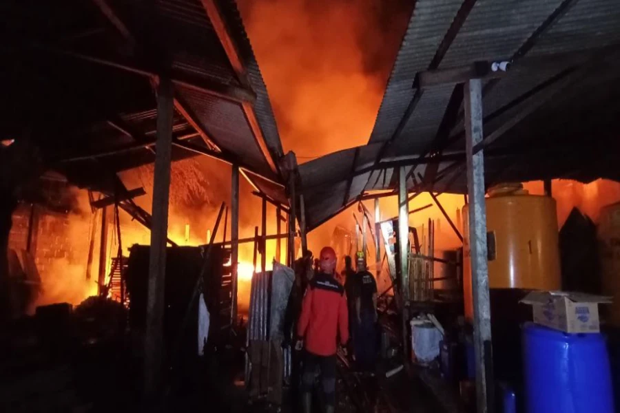 Pabrik Egg Tray di Blitar Terbakar Kerugian Capai Miliaran Rupiah