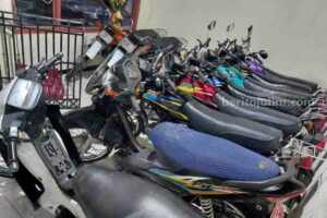 50 Sepeda Motor Dinas Pemkab Sampang Akan Dilelang Kendaraan dinas Pemkab Bangkalan yang akan dilelang tahun ini (Foto: Zamachsari/beritajatim.com)