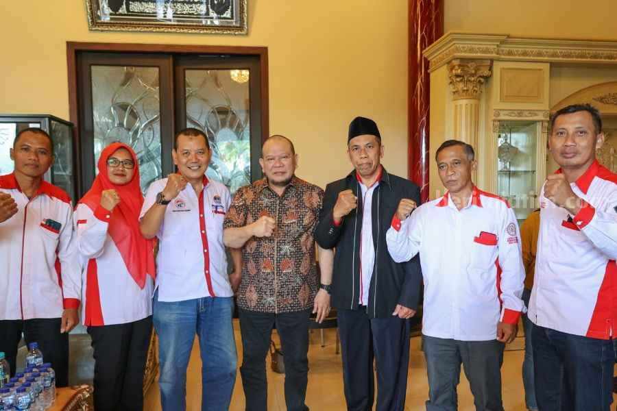 ABPEDNAS Blitar Minta Ketua DPD RI Kawal Revisi UU Desa LaNyalla kepala desa