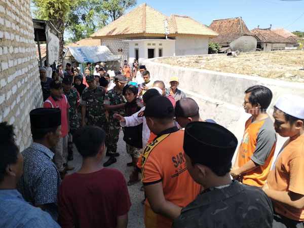Fenomena Alam Bunyi dan Getaran di Dalam Tanah Bupati Sumenep Minta Warga Tetap Tenang Suasana lokasi sumber bunyi dan getaran dari dalam tanah