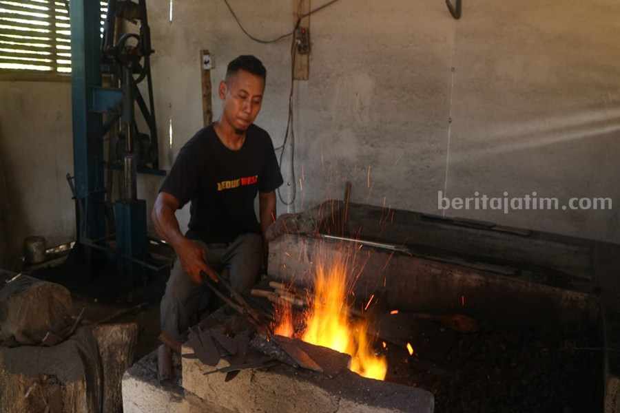 pande besi