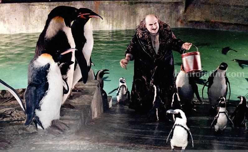 Tangkapan layar film Batman Returns. (Sumber foto: IMDb.com)