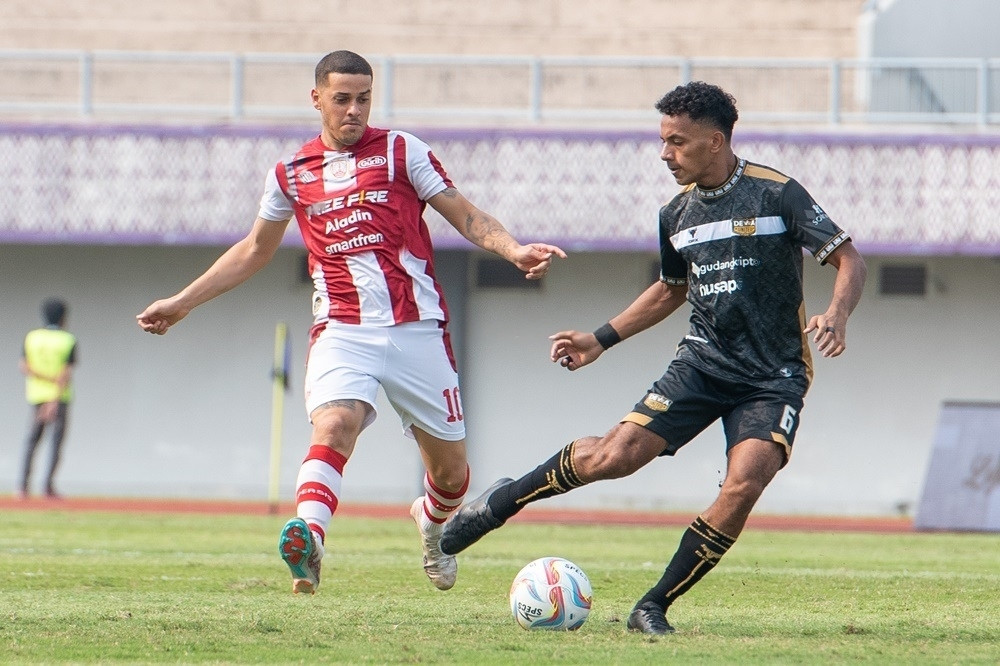 Persis Rapatkan Pertahanan saat Jumpa Persik Kediri