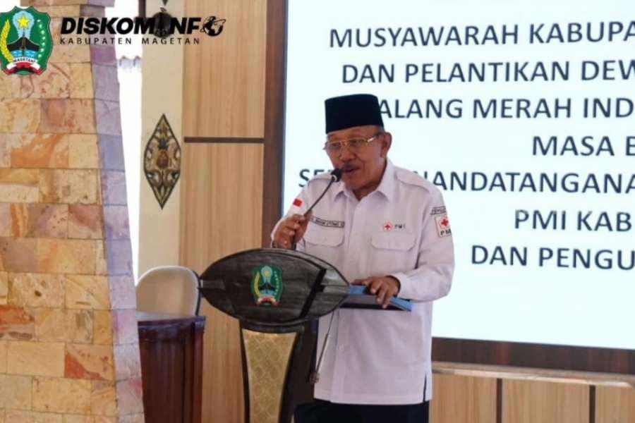 Ketua PMI Jawa Timur Imam Utomo