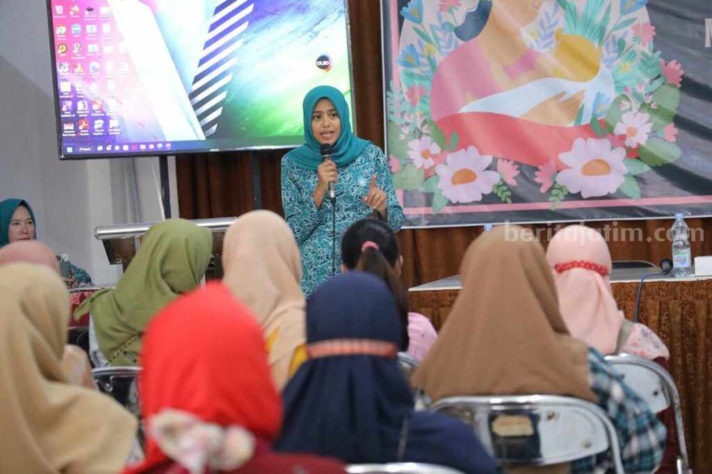 Bunda Fey Edukasi ASI Eksklusif Saat Orientasi PMBA Kediri Bunda Fey