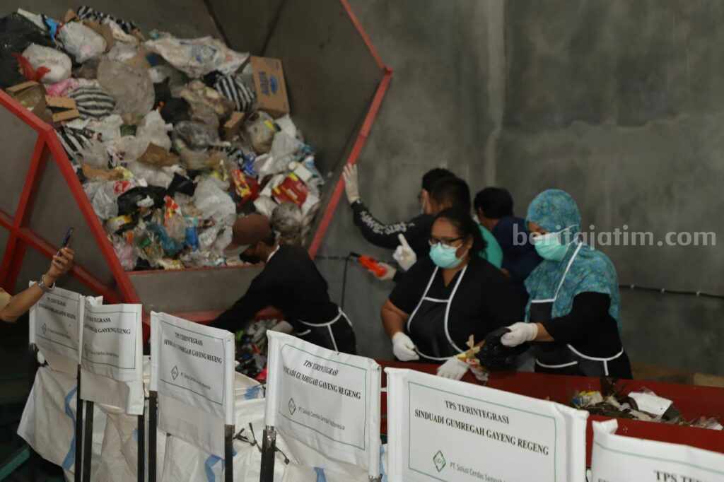 Akhirnya, Sleman Punya TPST Sampah Mandiri Pengolahan sampah di TPST Sindu Mandiri Sinduadi Sleman -- Dokumen Humas Sleman