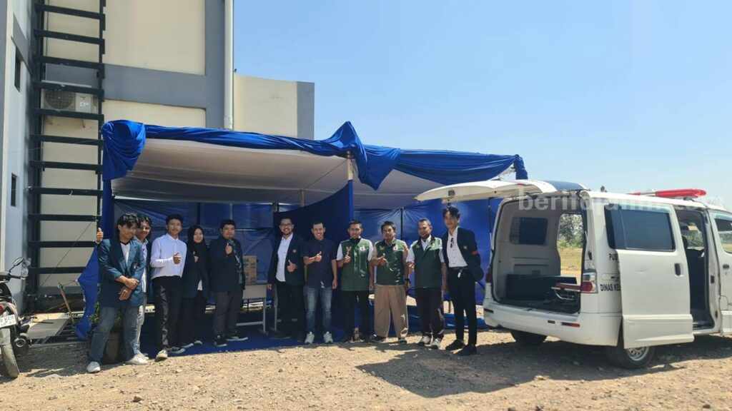 Sinergi IKA UB Pusat dan Kota Kediri Bangun Posko Kesehatan UB Kediri
