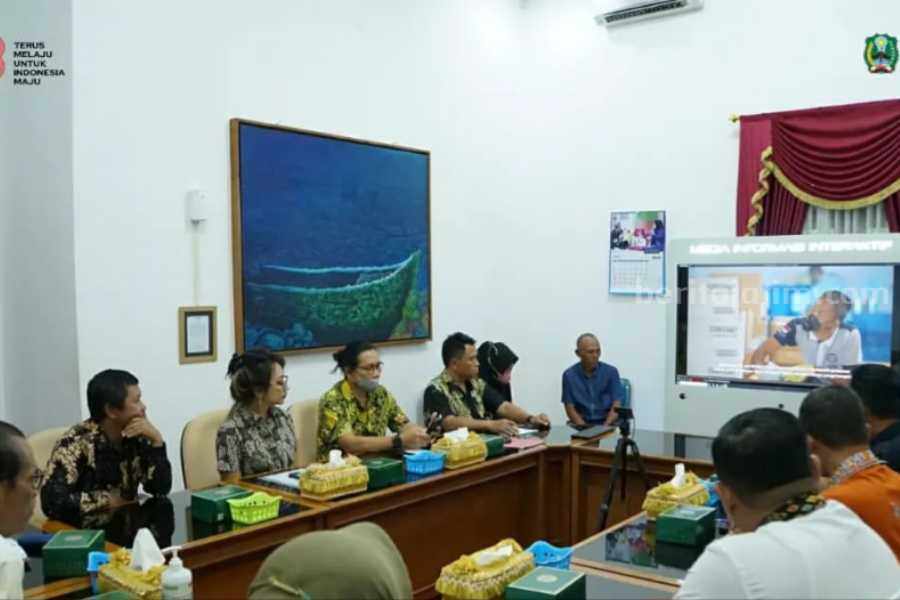 Bupati Magetan Suprawoto dan jajaran bertemua dengan PT. Tiarangkasa di Pendapa Surya Graha