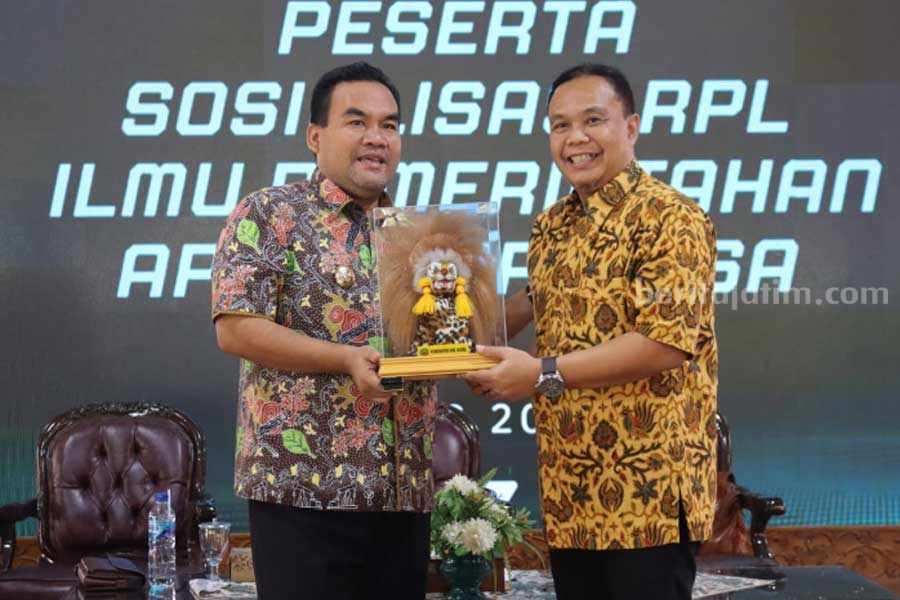 Gandeng Universitas Terbuka, Pemkab Blora Fokus Didik SDM Aparatur Desa Bupati Blora H. Arief Rohman, S.IP., M.Si menegaskan komitmennya untuk terus meningkatkan kapasitas SDM. (Dinkominfo)