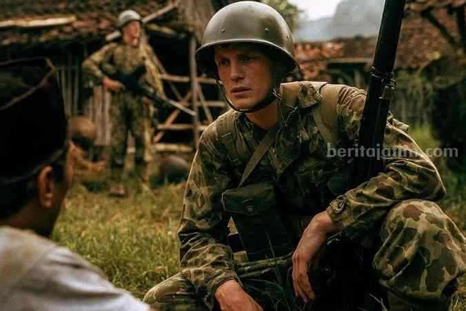 Deretan Film Kemerdekaan yang Jarang Ditonton Pada 17 Agustus, Padahal Penuh Makna Adegan dalam film De Oost tahun 2020. (IMDb)