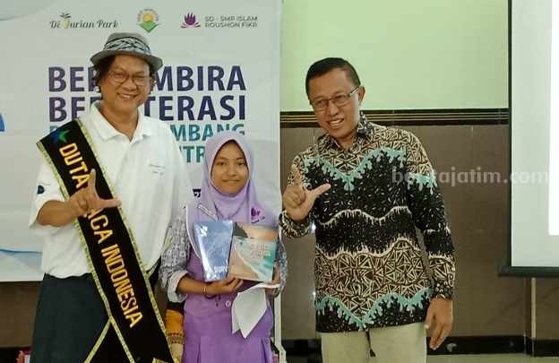 Duta Baca Indonesia Gol A Gong bersama Yusron Aminulloh