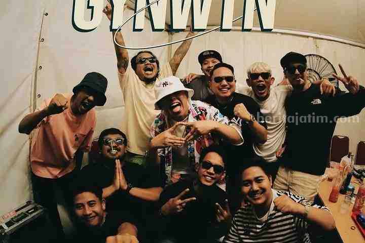 GuyonWaton, musisi Jawa yang merilis lagu baru berjudul 'Pelanggaran', Kamis (24/8/2023). (Sumber foto: Instagram @guyonwatonofficial)