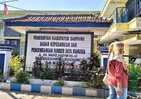 Badan Kepegawaian dan Pengembangan Sumber Daya Manusia (BKPSDM) Sampang (Foto: Zamachsari/beritajatim.com)