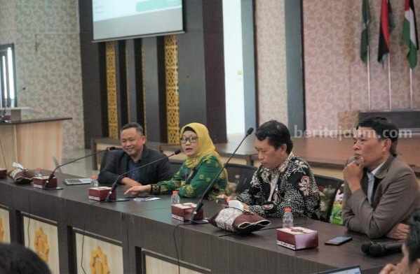 Sambutan dari Prof. Umi Sumbulah saat workshop penulisan buku ajar (Foto: Istimewa)
