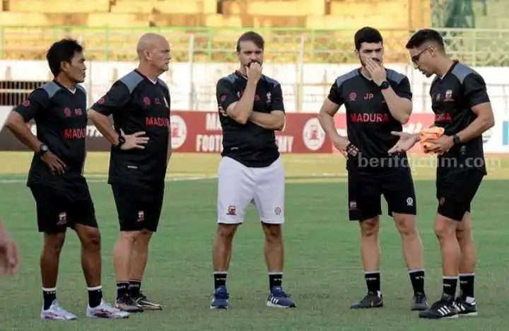 Pelatih Madura United FC, Mauricio Souza