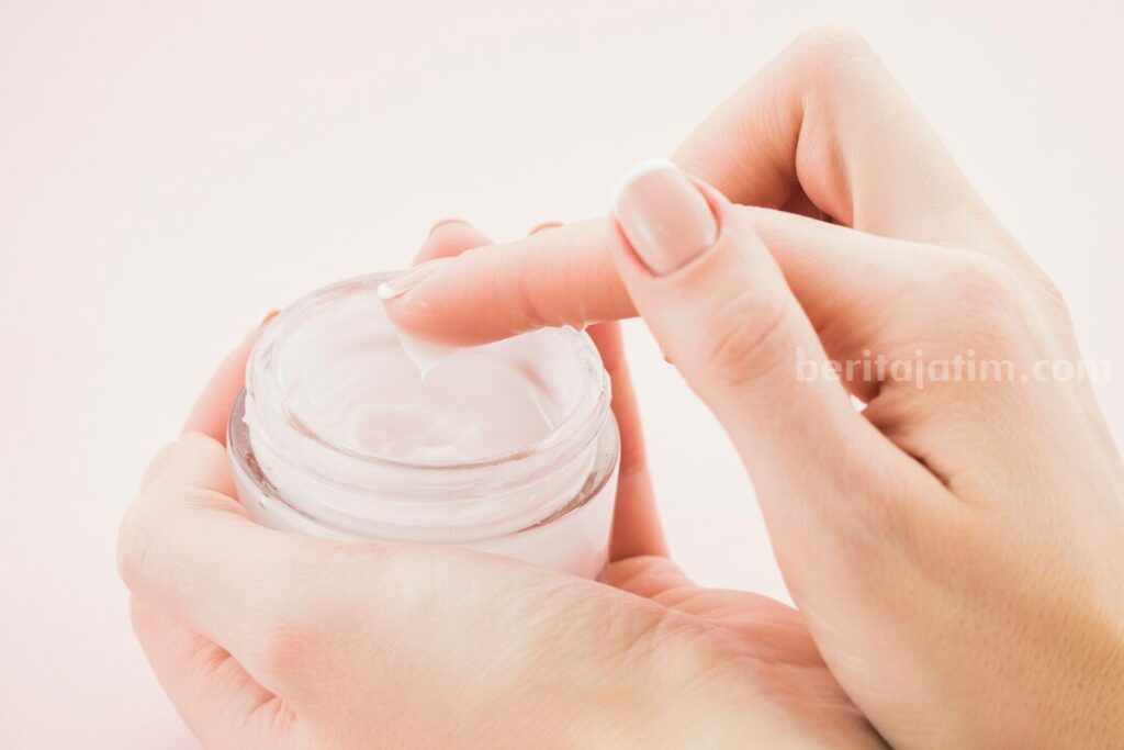 Anti Kantong Kering! 7 Moisturizer Lokal Ini Harganya di Bawah 30 Ribu Ilustrasi moisturizer. (Sumber foto: freepik)