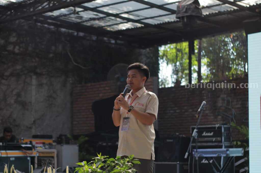 Refi Achmad Zuhair.