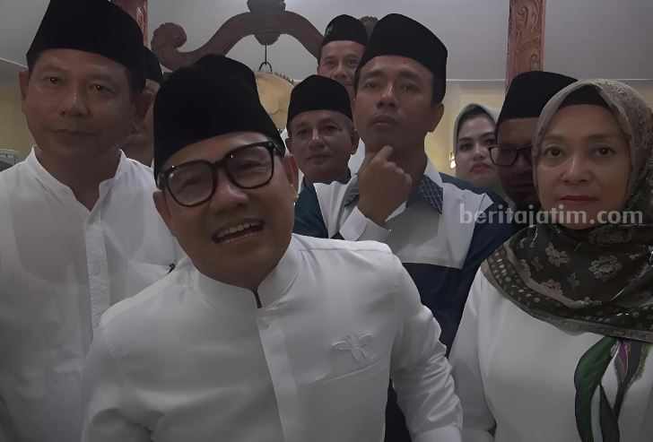 Muhaimin: Pemilih PKB Kuat, Nahdliyin dan Keluarga Ahlus Sunnah Wal Jamaah Ketum PKB, Abdul Muhaimin Iskandar saat menggelar Tour de Walisongo, di Makam Sunan Drajat, Paciran, Lamongan.