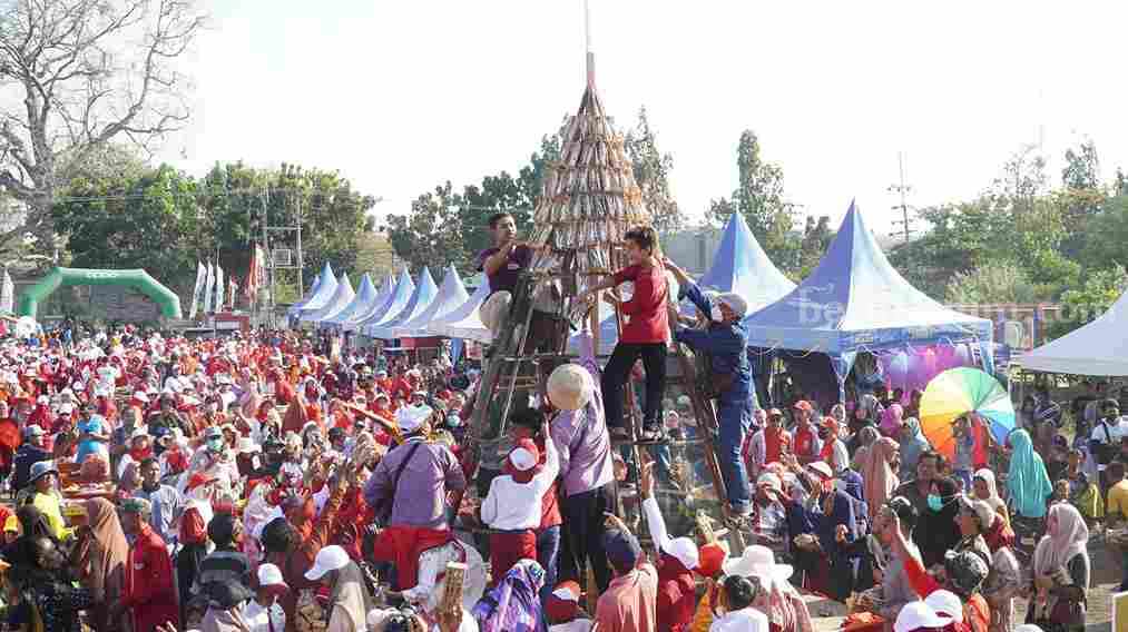 Festival Pindang Megilan di Kecamatan Brondong Kabupaten Lamongan, yang berlangsung selama 6 hari.