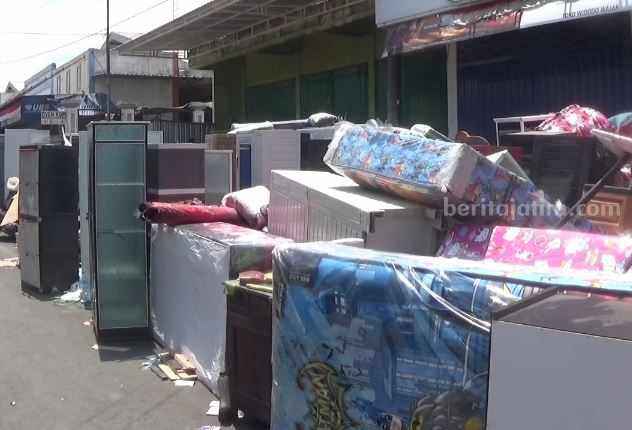 Pasar Wajak, Kabupaten Malang terbakar, Rabu (13/9/2023).