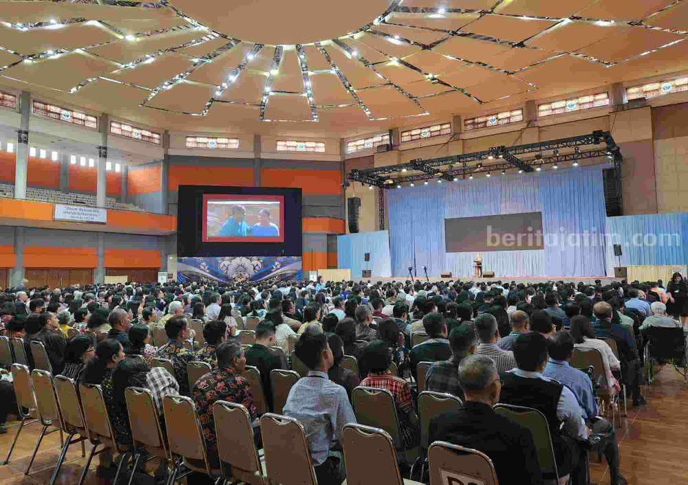 1.200 Saksi-Saksi Yehuwa Kumpul di Graha Cakrawala Kota Malang