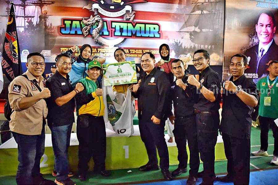 Bambang Haryo Beri Bonus Atlet Tarung Derajat Peraih Medali Porprov