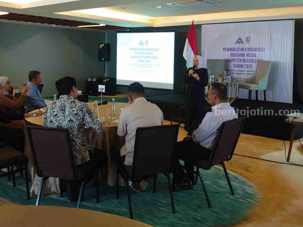 Anna Mu’awanah Pamit Sebagai Bupati Bojonegoro Bupati Bojonegoro Anna Mu'awanah menyambangi gathering media yang dilakukan Badan Usaha Milik Daerah (BUMD) PT Asri Dharma Sejahtera