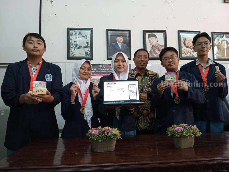 Siswa SMAN 5 Surabaya Borong Emas di Ajang Internasional Siswa SMAN 5 Surabaya peraih medali emas.