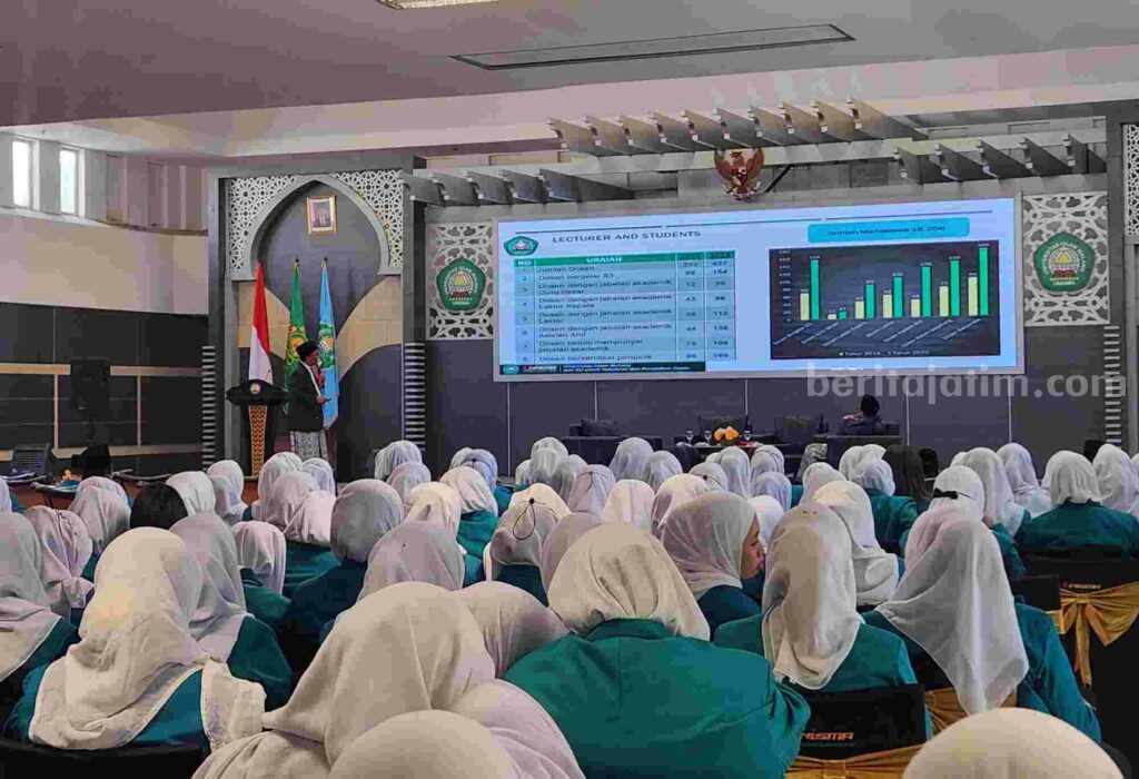 Oshika pascasarjana Unisma diikuti 315 mahasiswa baru (Foto: Dani Alifian/beritajatim.com)
