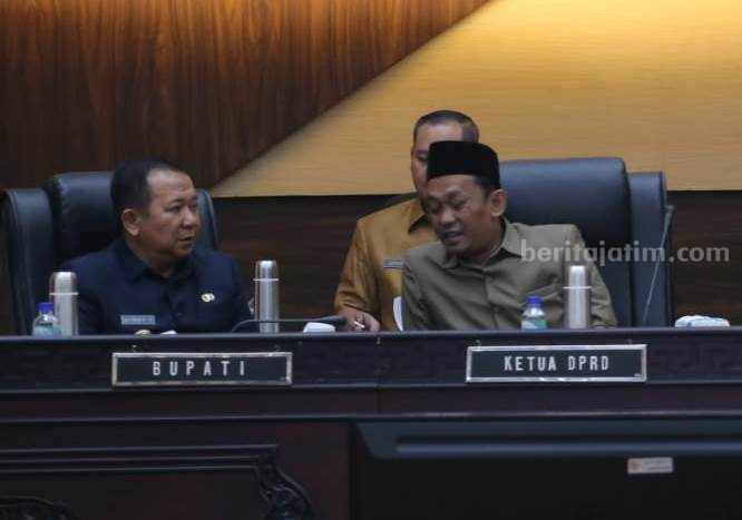 Perang Pantun Pendukung Capres di DPRD Jember, Bupati Hendy: Demokrasi Gembira